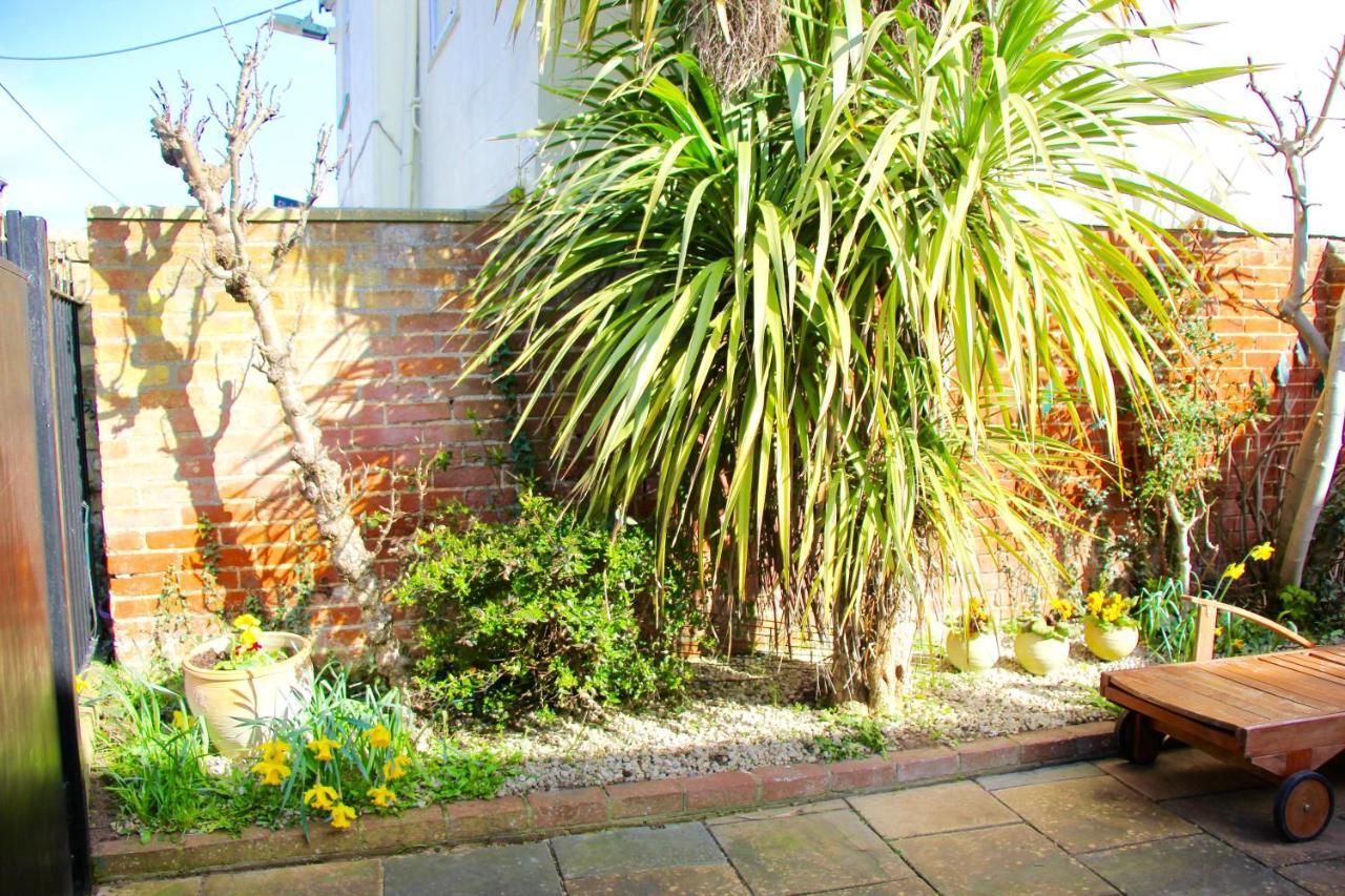 Romantic Flint Cottage On The Suffolk Coast Саксмундхэм Экстерьер фото