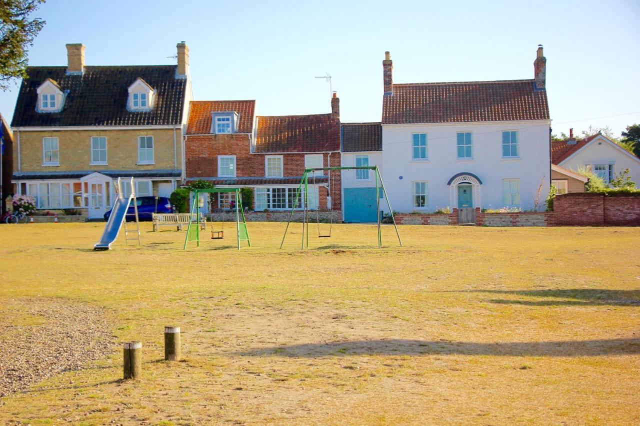 Romantic Flint Cottage On The Suffolk Coast Саксмундхэм Экстерьер фото